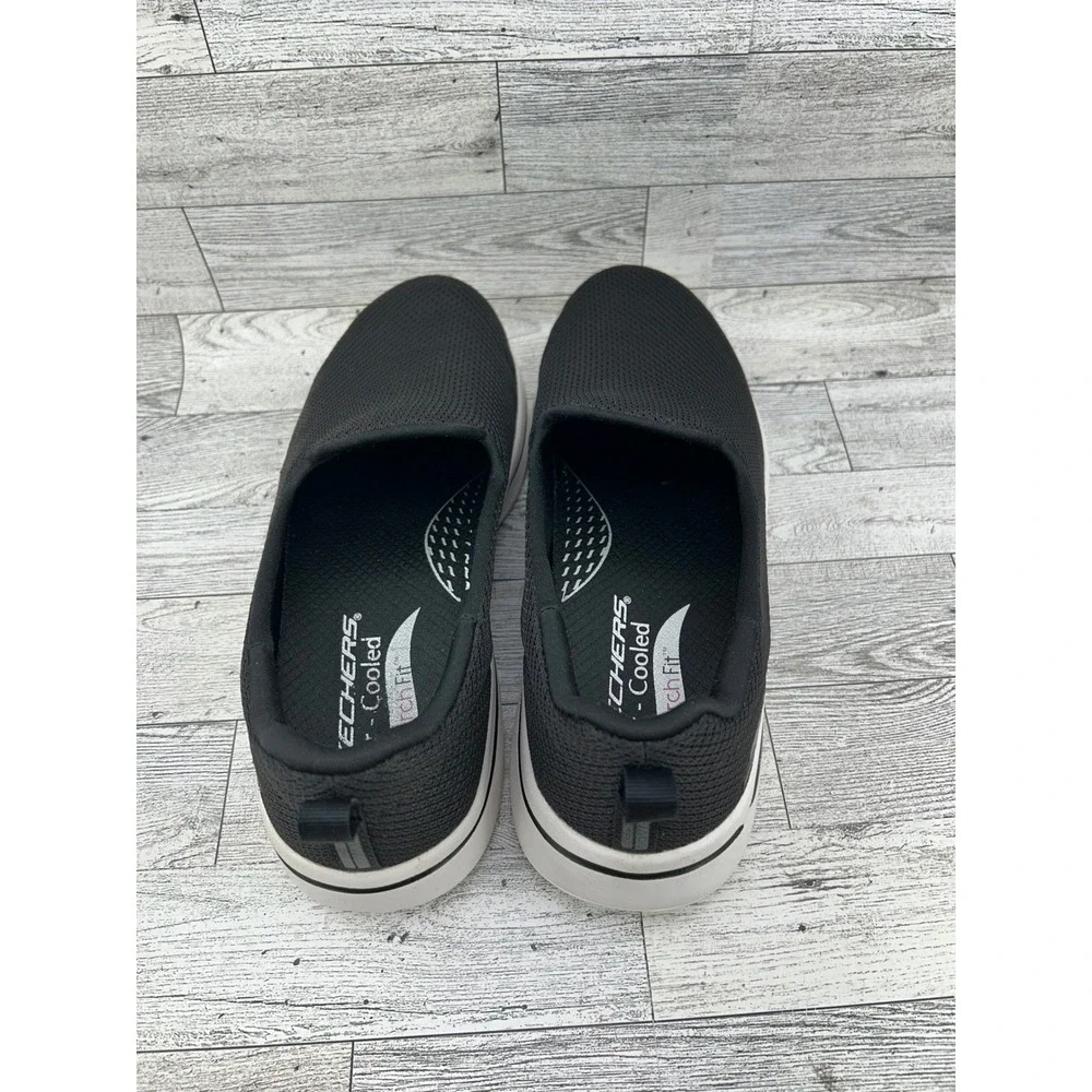 Skechers Women's Black Arch Fit Air Cooled Slip‎ On Sneakers Shoes Size 9